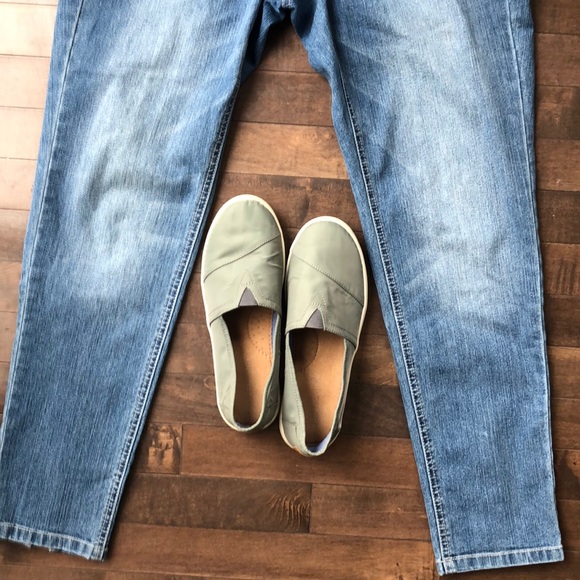 WHBM Light Wash Skinny Ankle Zip Jeans Size 8 - Picture 4 of 14